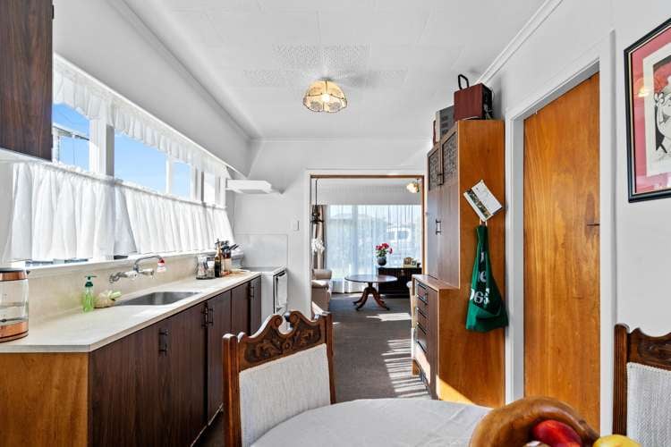 586 Tay Street Hawthorndale_5