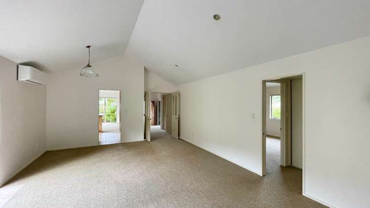 8 Devana Court Torbay_5