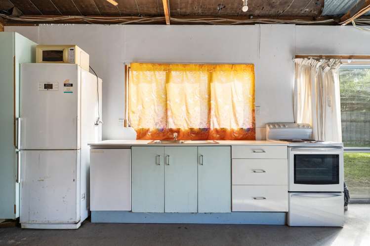 64 Howard Road Orere Point_11