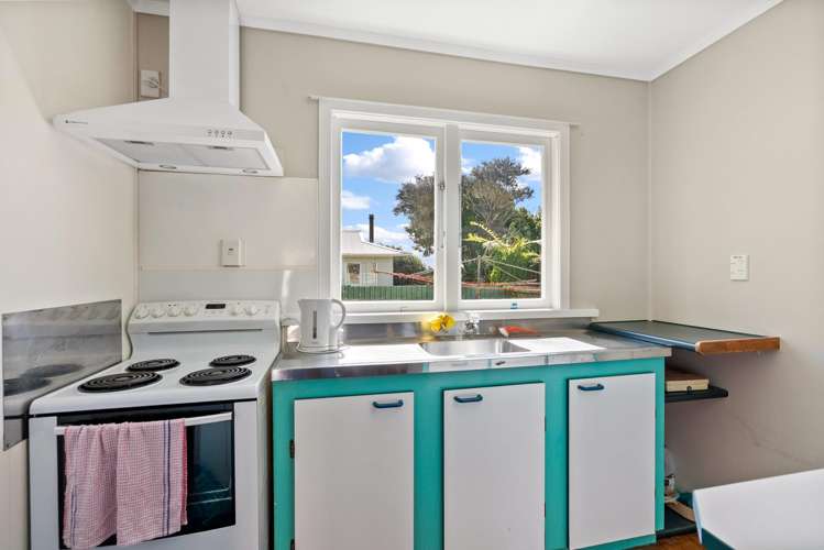 3 Whimp Avenue Onerahi_18