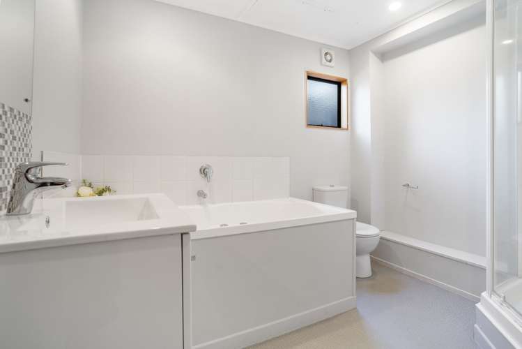 448 Huia Road Laingholm_16