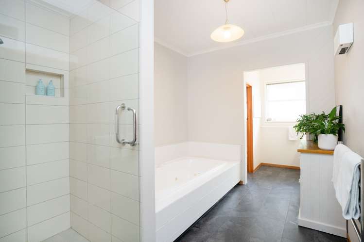 8 Perth Place Awapuni_23