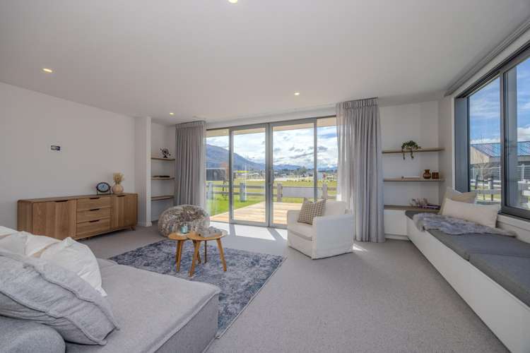 146 Burdon Loop Lake Hawea_3