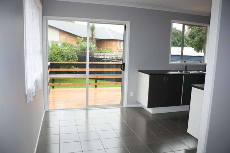 16 Ngatira Place Clendon Park_10