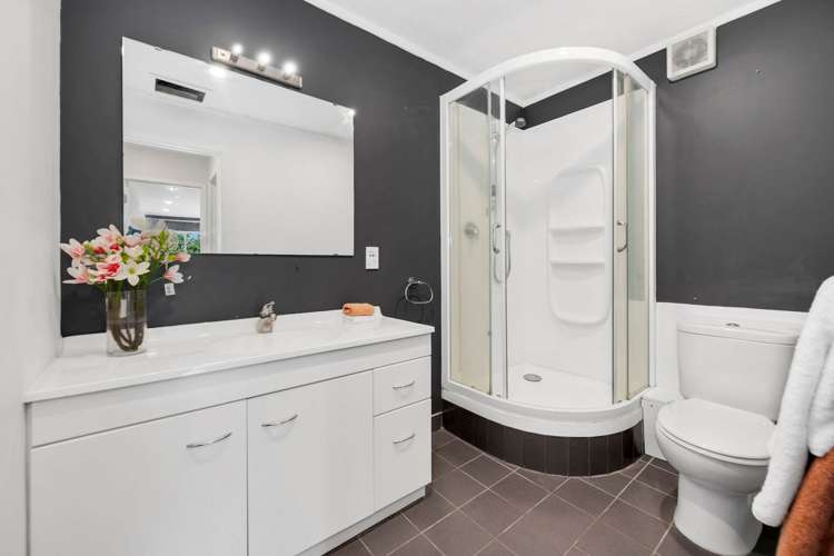 13 Maugham Drive Bucklands Beach_17