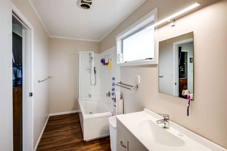 91 Wycliffe Street Onekawa_11