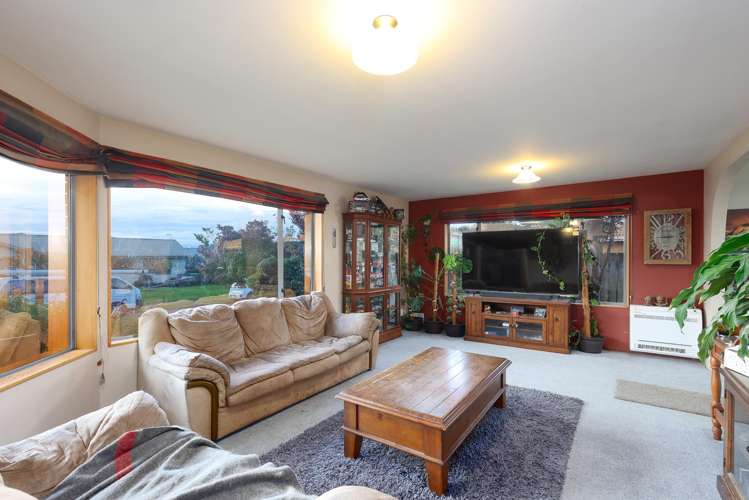 8 Maple Crescent Richmond_7