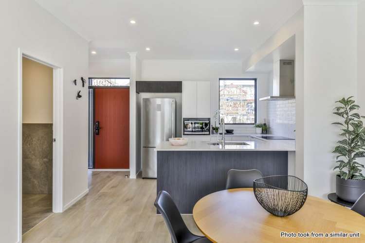 25E Henry Taylor Rise Milldale_12