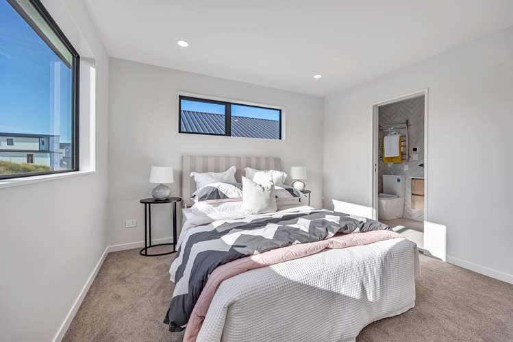 14 Pakirikiri Street Long Bay_11