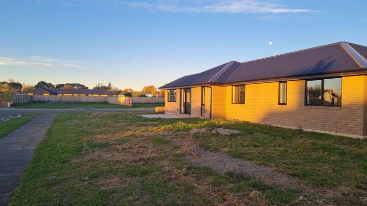 14 Orwell Way Elgin_3