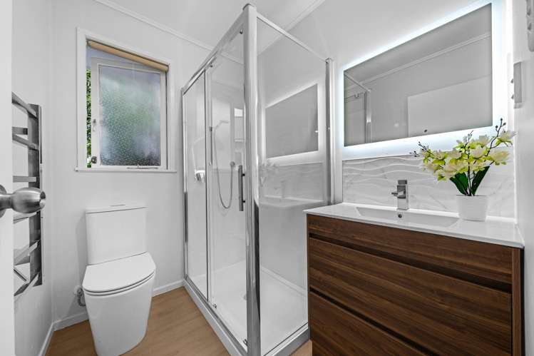 74 Vodanovich Road Te Atatu South_8