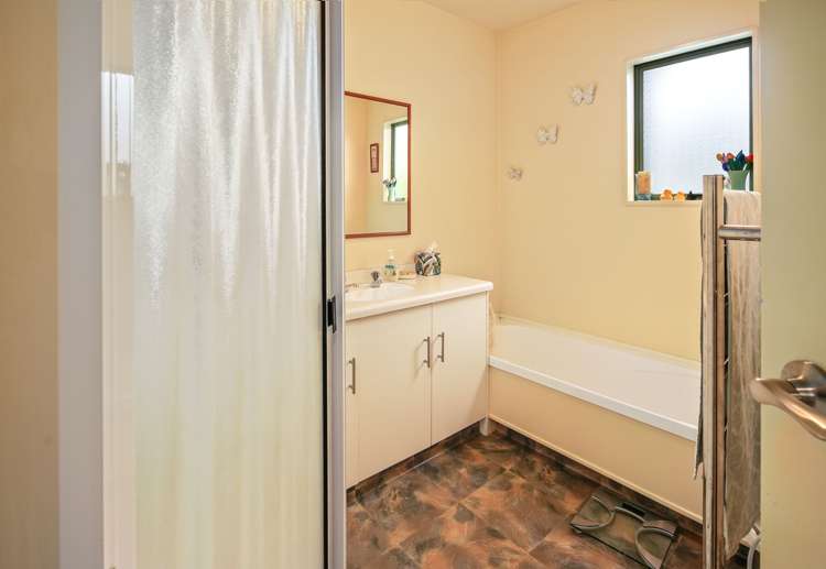 68 Kingsford Drive Stoke_25