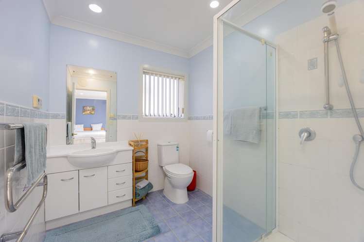 8 Greenway Rise Gulf Harbour_22