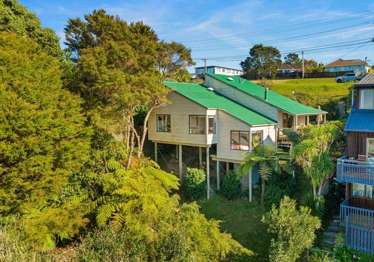 811 East Coast Road Northcross_1