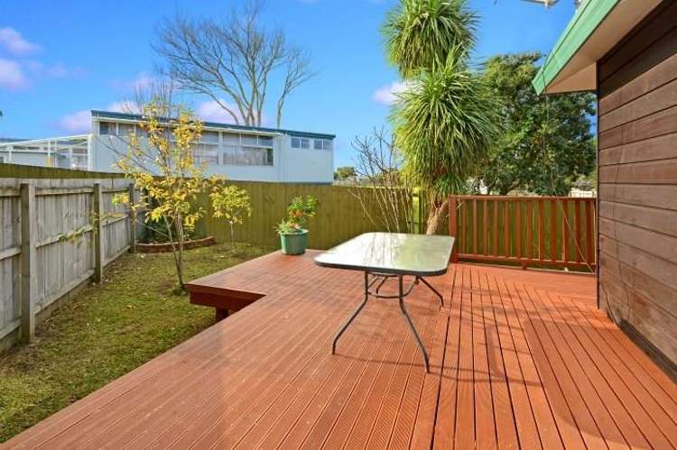2/212 Sunnynook Road Totara Vale_7