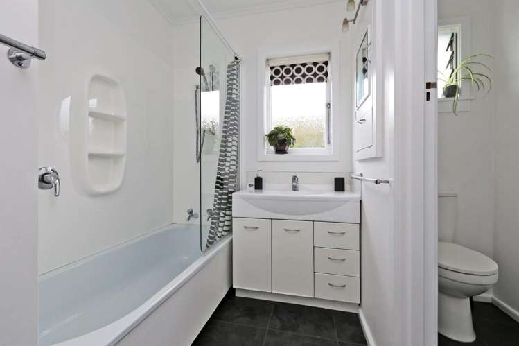 885 Park Road South Longlands_23