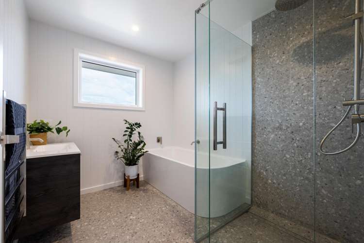 27 Plover Avenue Amberley_10