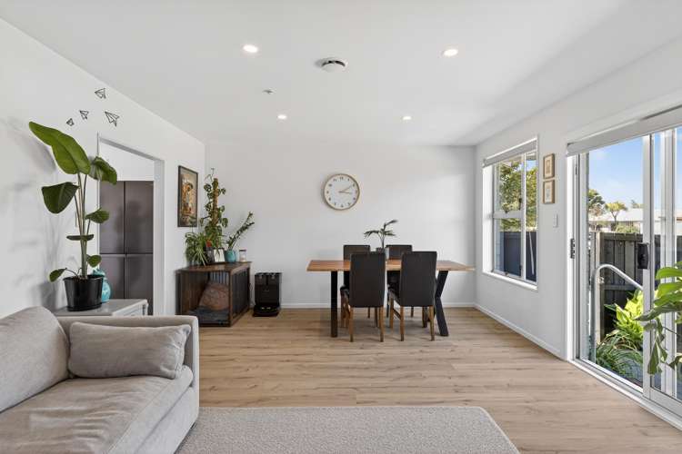 2/21 Cob Crescent Woolston_5