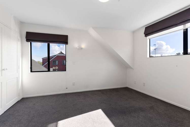 2/49 Rawhiti Road One Tree Hill_8