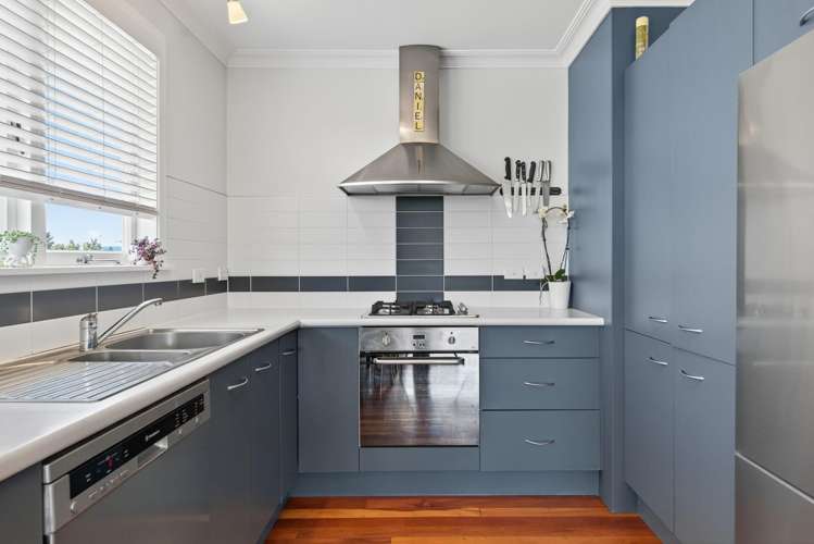 27 Woodford Avenue Brookfield_12