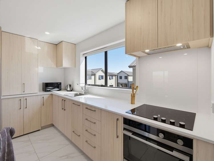 2/180 Marine Parade New Brighton_7