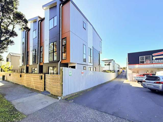 Corner Unit in Onehunga - Limited Release!!