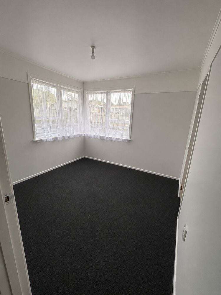1 Sussex Place Te Kamo_12