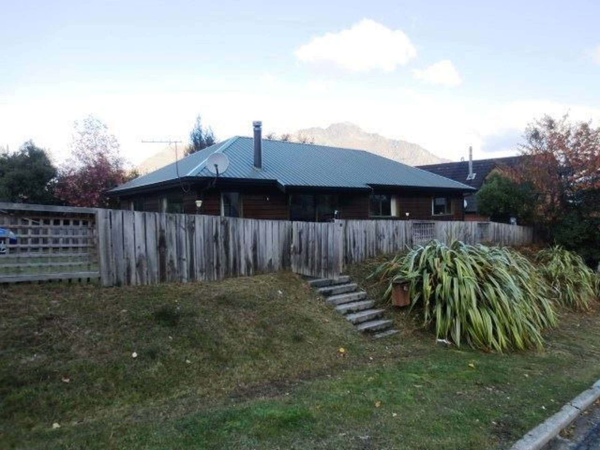 17 Williams Street Fernhill/Sunshine Bay_0