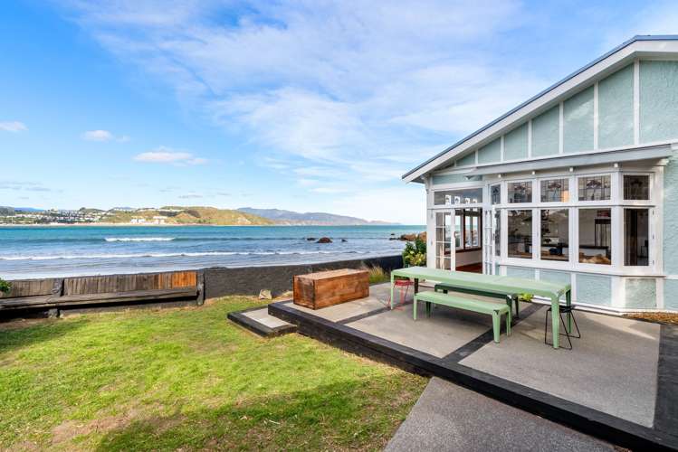 249 Queens Drive Lyall Bay_18