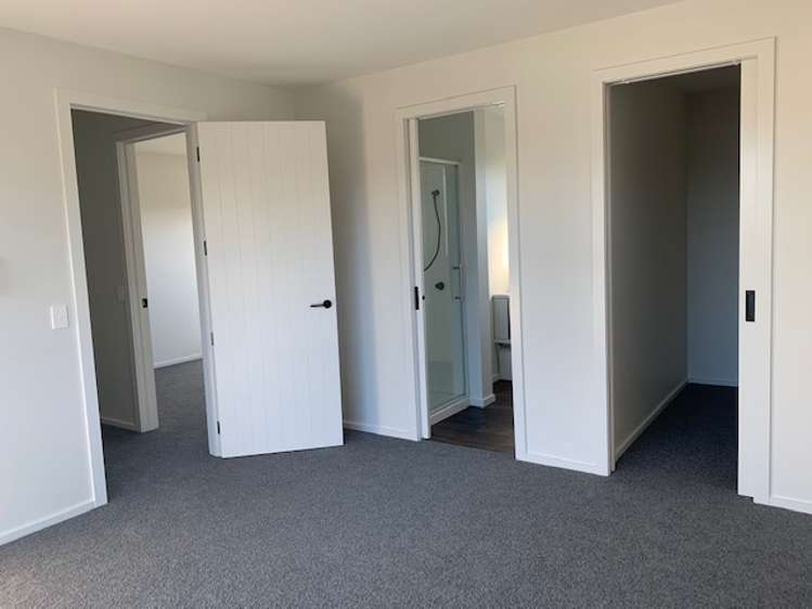 8 Drovers Way Frimley_9