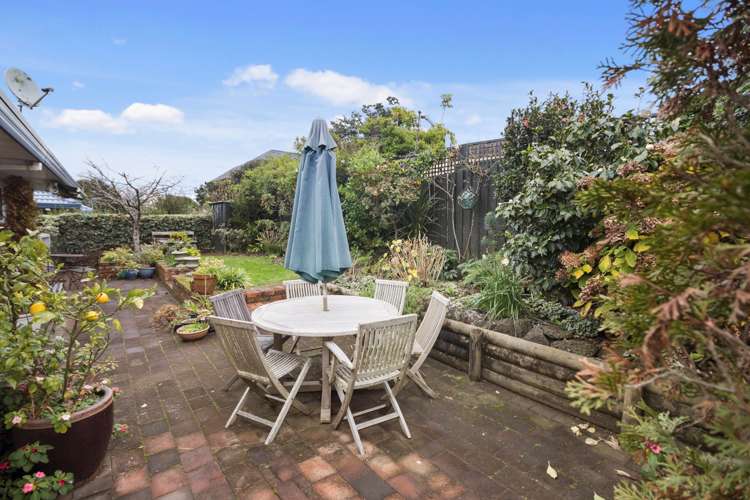 3/10 Gerard Way Saint Johns_15