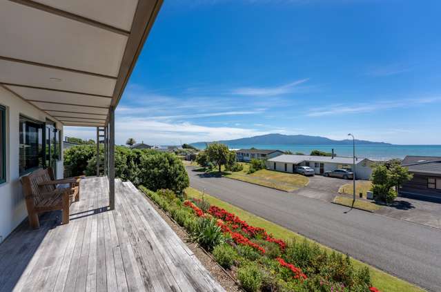 10-12 Oratia Street Waikanae Beach_1