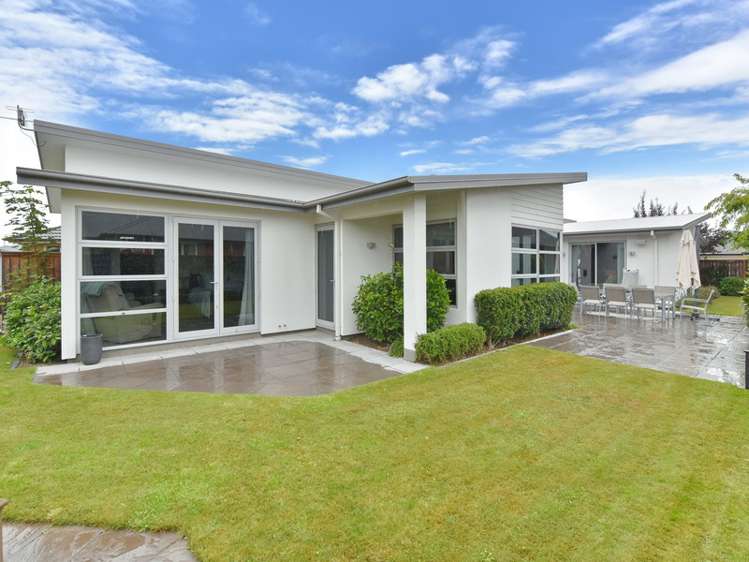 19 Springbrook Lane Northwood_24