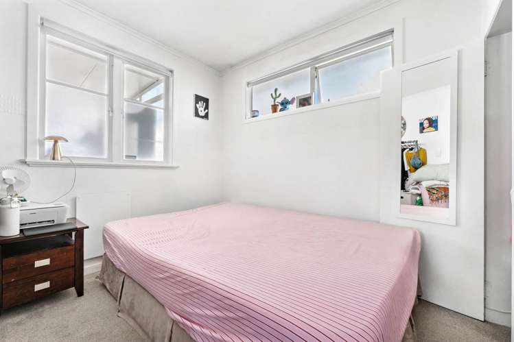 74 McLeod Road Te Atatu South_9