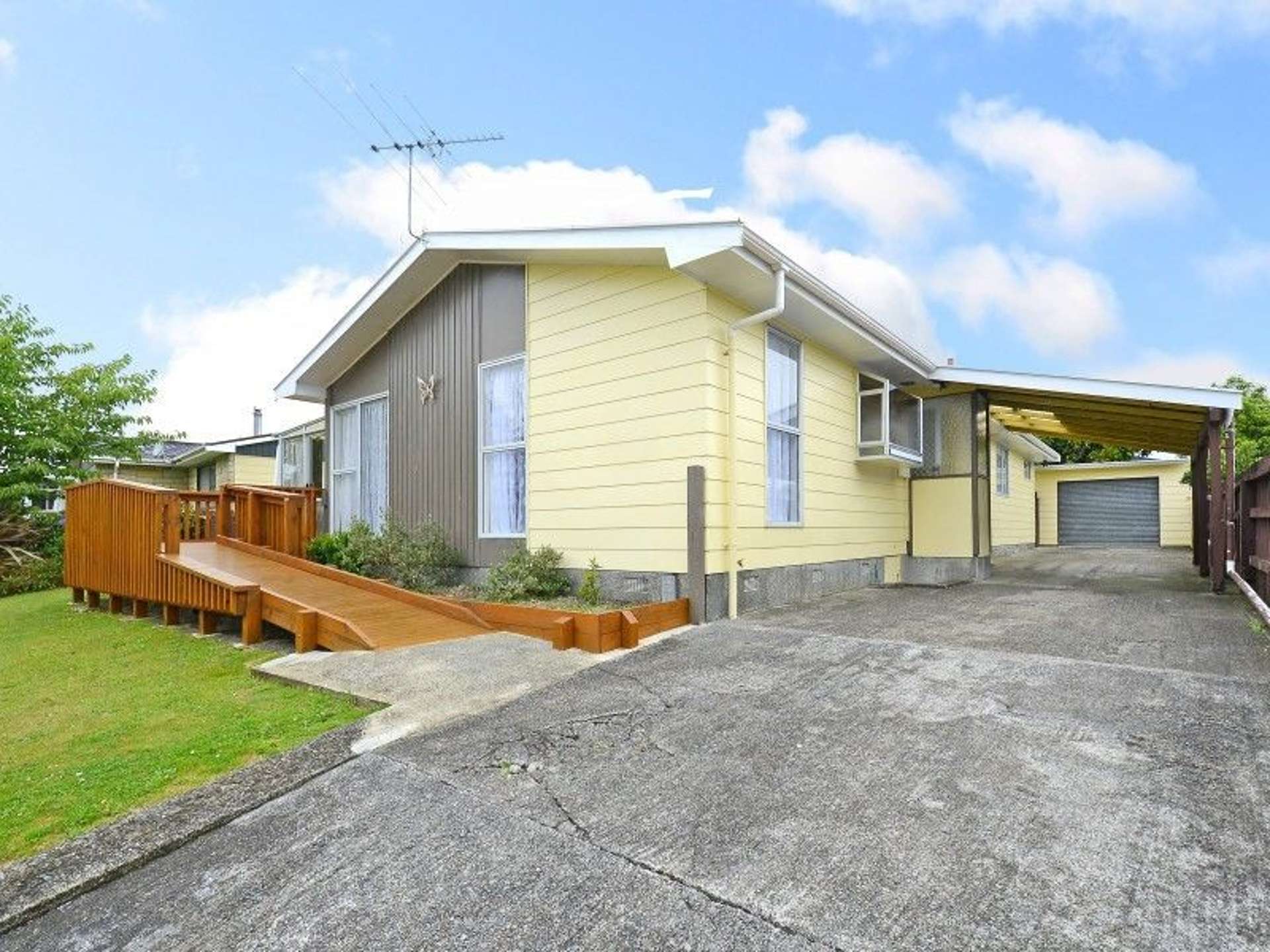 44 California Drive Totara Park Upper Hutt City Houses for Sale