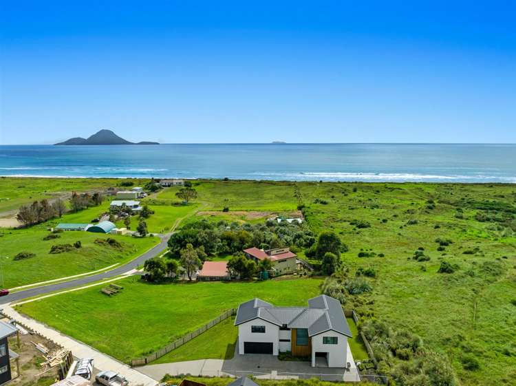 16 Piripai Rise Coastlands_22