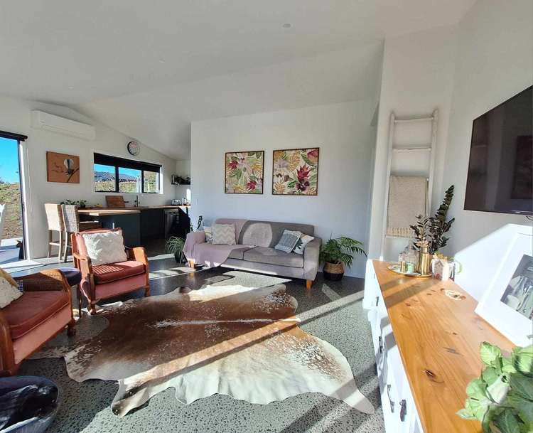 81 Jury Road Ngahinapouri_5