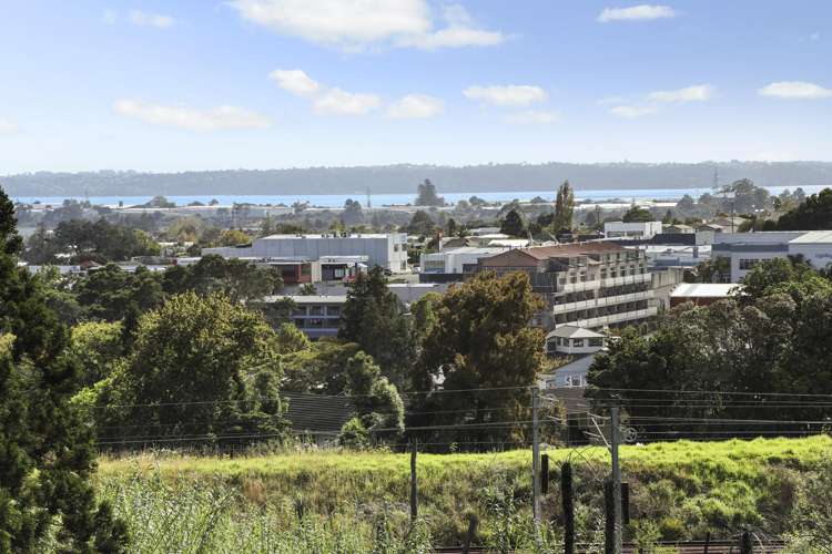 2/59 West Coast Road Glen Eden_2