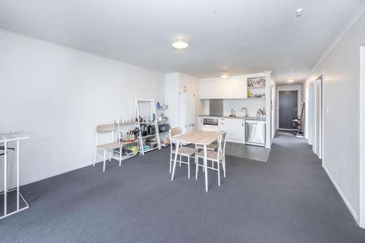 2/3 June Place Hamilton East_10