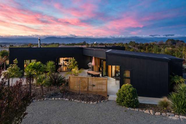 Standout Style in Redwood Valley