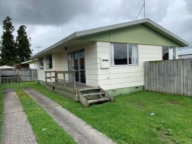 Three Bedroom Close To University