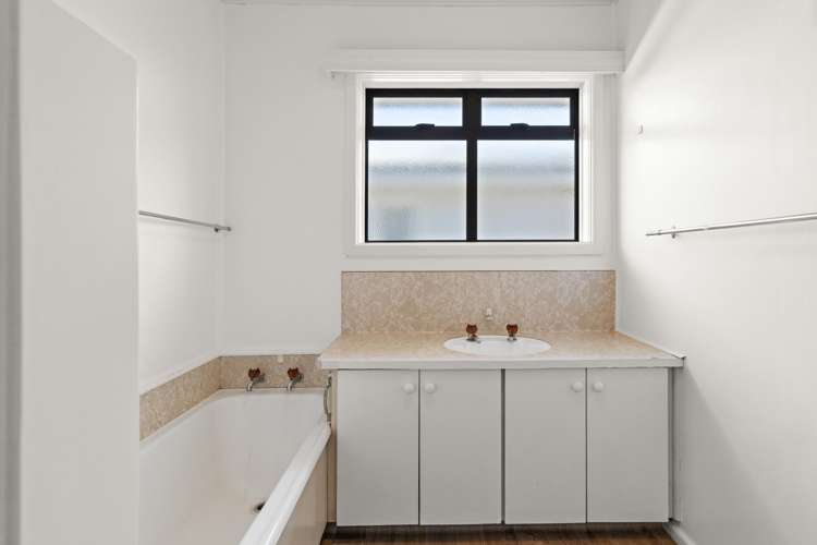 216A Kennedy Road Onekawa_12