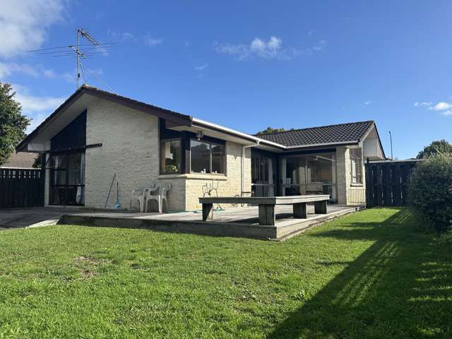Home & Minor! Brick & Tile! On 608m2!