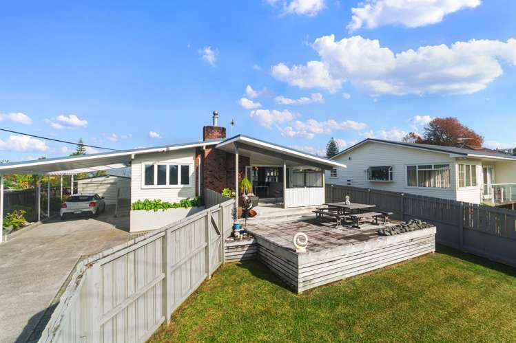 29 Lyndhurst Road Te Atatu South_1