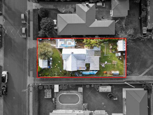 1890s Charmer – 3 Bed 1 Bath – A Renovator’s Dream