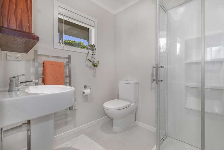 19 Kakariki Grove Waikanae_15