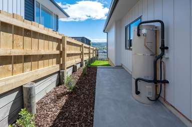 6 Blackhawk Close_2