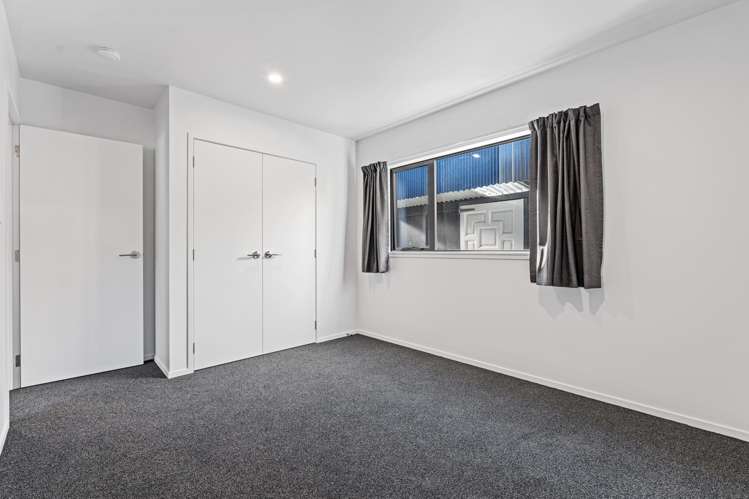 Units 1 and 2/10A Awanui Street Merrilands_18