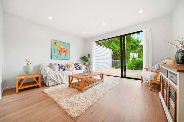 5/3 Kaimai Avenue Massey_2