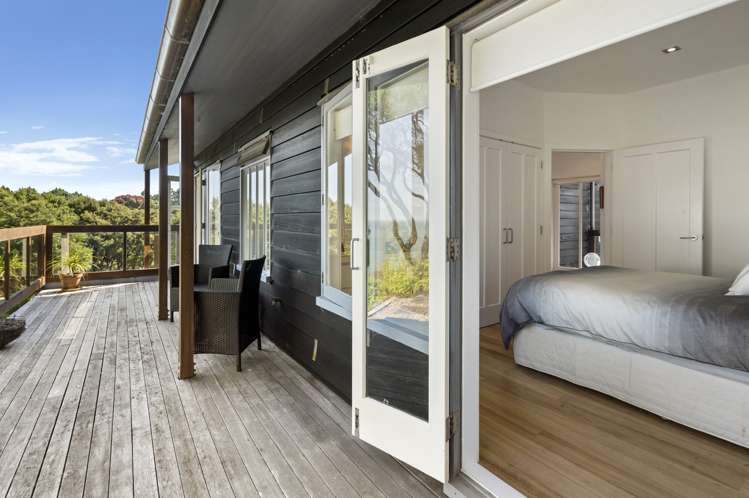 8 Herrings Cove Place Titirangi_25